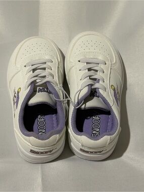 Kids White Snoopy Sneakers with Lavender Lining